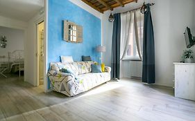 Alice'S Corner At Borgo